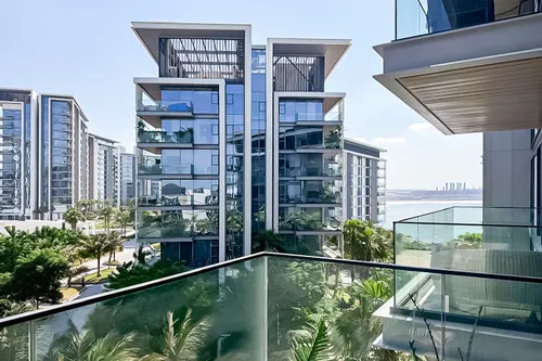 2 Bedrooms Apartment in Apartment Building 2