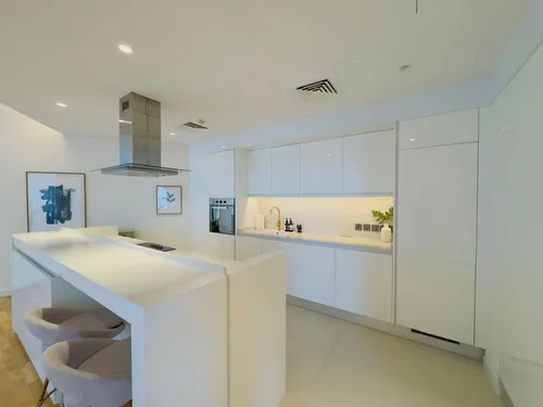 2 Bedrooms Apartment in Apartment Building 2