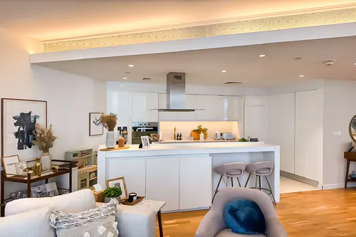 2 Bedrooms Apartment in Apartment Building 2