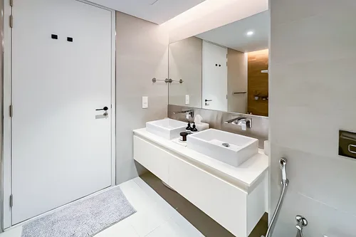 2 Bedrooms Apartment in Apartment Building 2