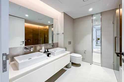 2 Bedrooms Apartment in Apartment Building 2