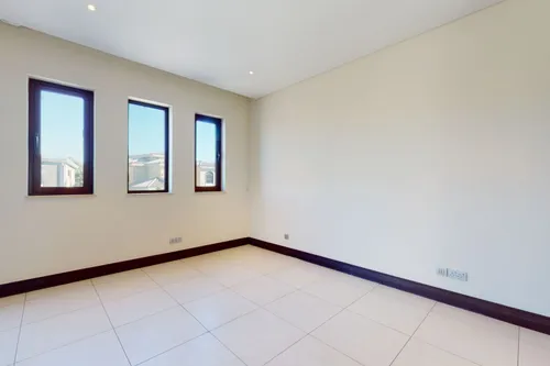 5 Bedrooms Villa in Sanctuary Falls