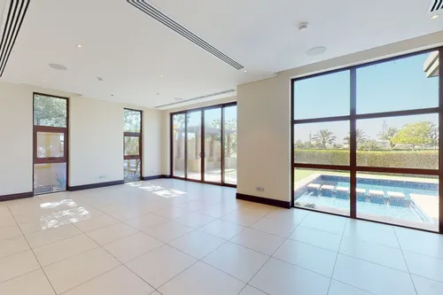 5 Bedrooms Villa in Sanctuary Falls