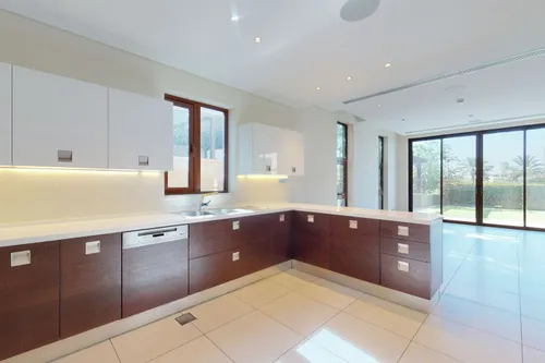 5 Bedrooms Villa in Sanctuary Falls