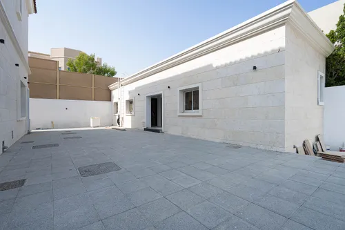 5 Bedrooms Villa in Al Khawaneej 1