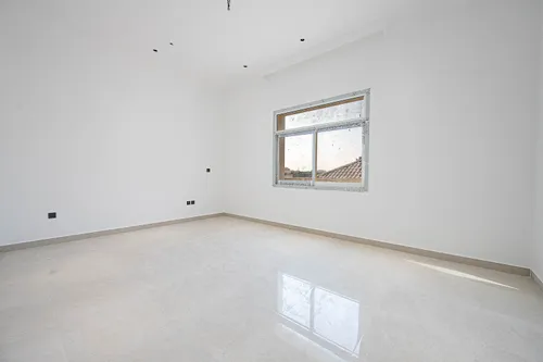 5 Bedrooms Villa in Al Khawaneej 1