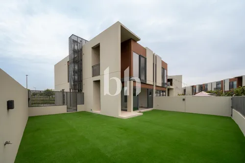 Corner Unit | Pool View | Large Plot | Vacant