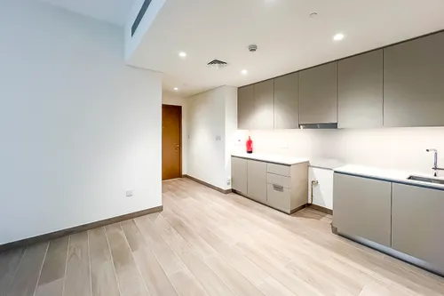 2 Bedrooms Apartment in Grove at Creek Beach Building 2