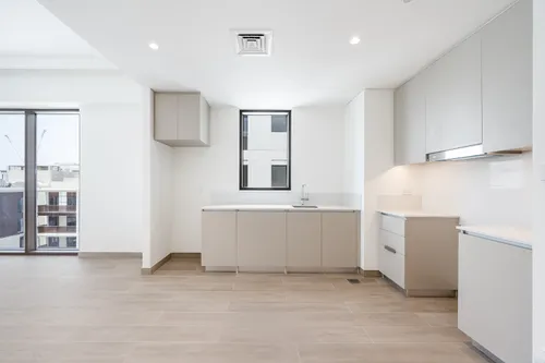 Bright Unit | Vacant | Spacious