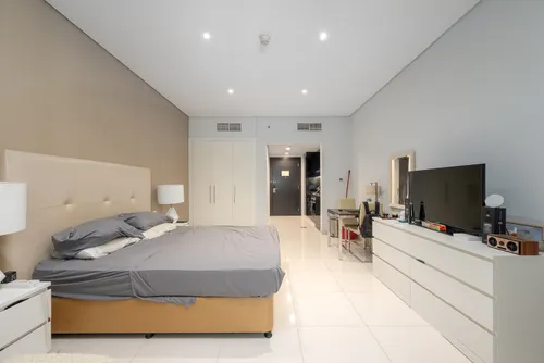 Furnished | Central Location | Open to Sublease