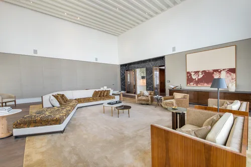 4 Bedrooms Apartment in Dorchester Collection Dubai