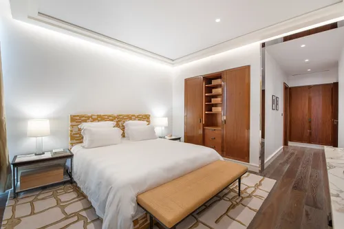 4 Bedrooms Apartment in Dorchester Collection Dubai