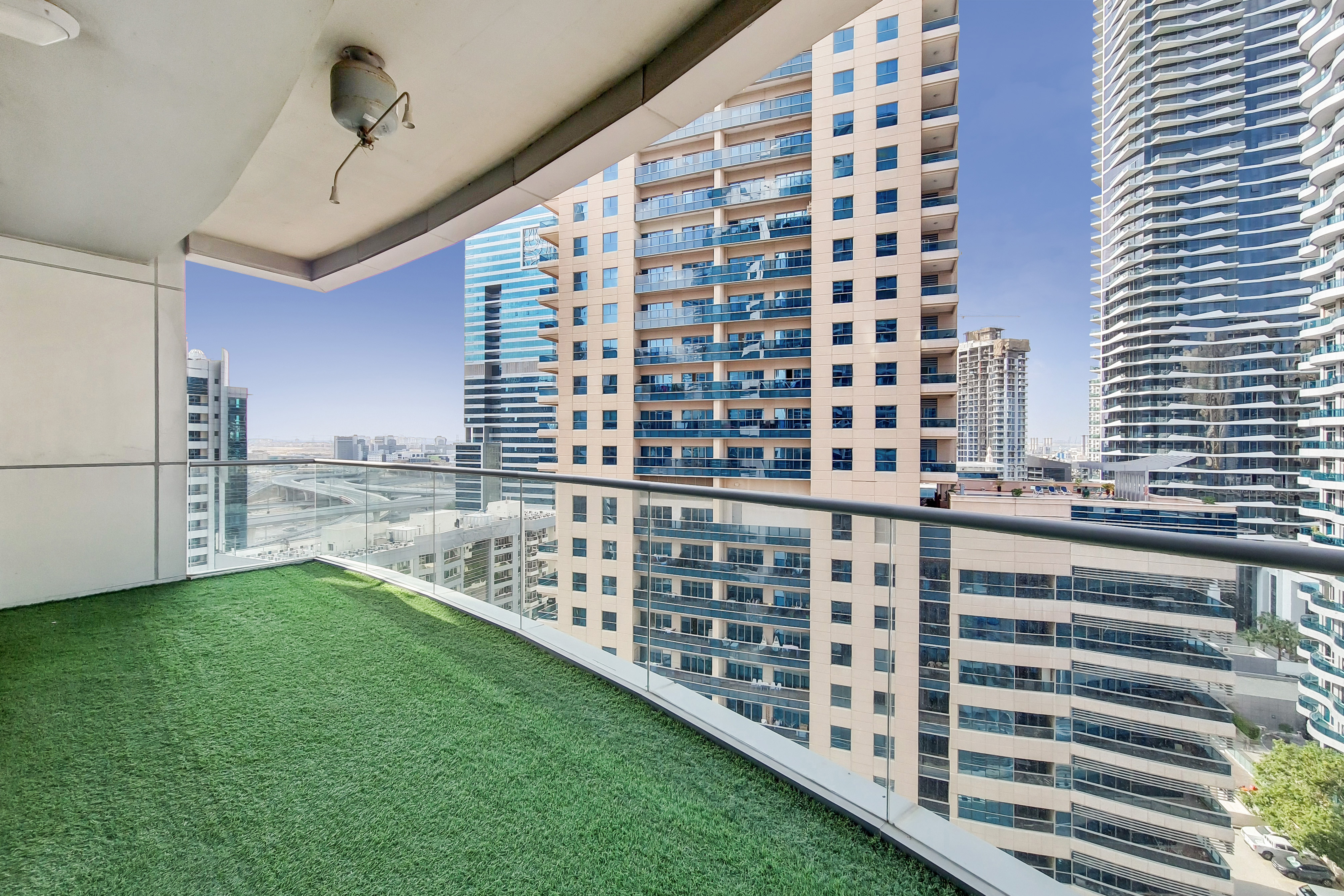 2 Bedrooms Apartment in The Waves Tower A