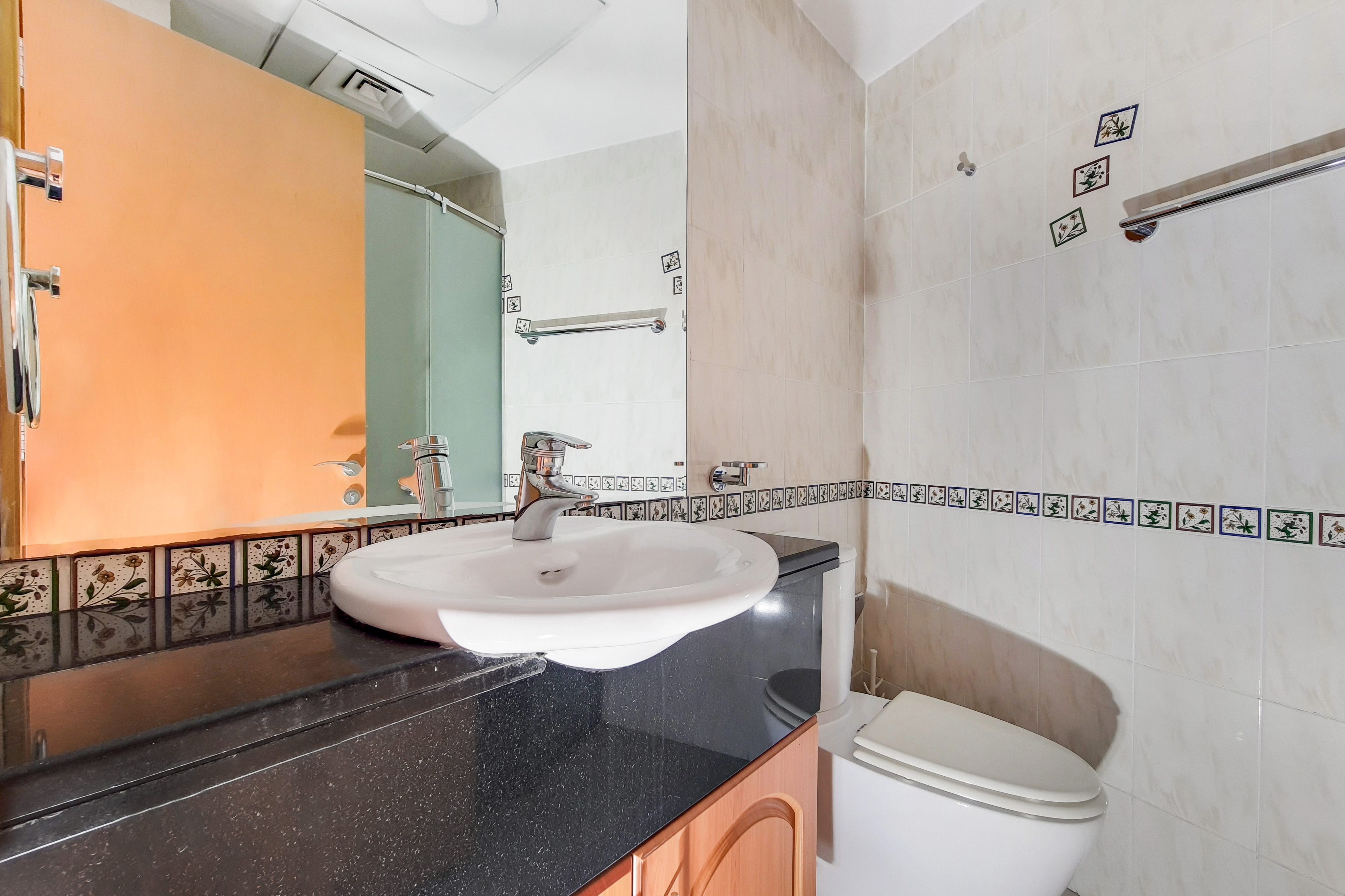 2 Bedrooms Apartment in The Waves Tower A