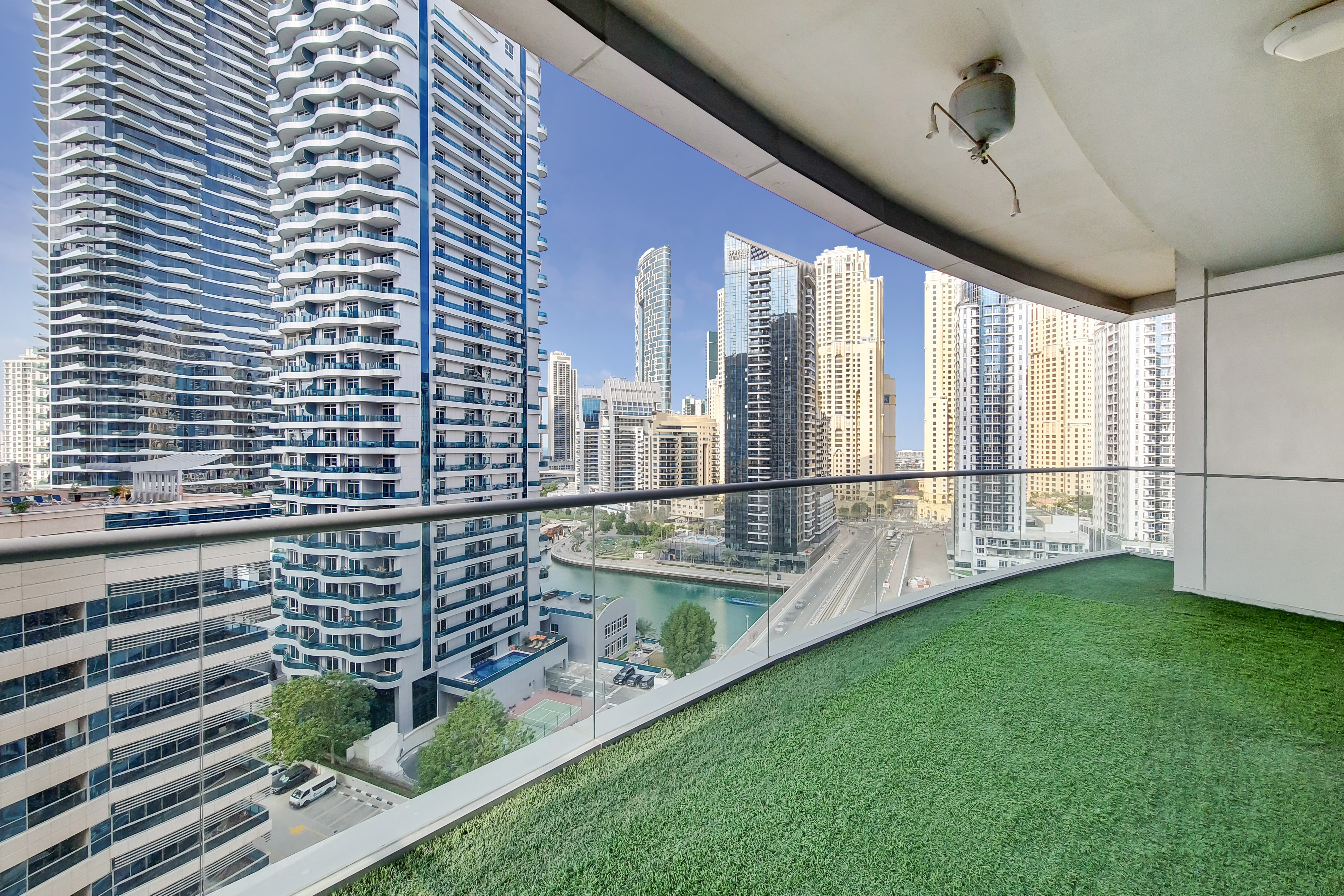 2 Bedrooms Apartment in The Waves Tower A