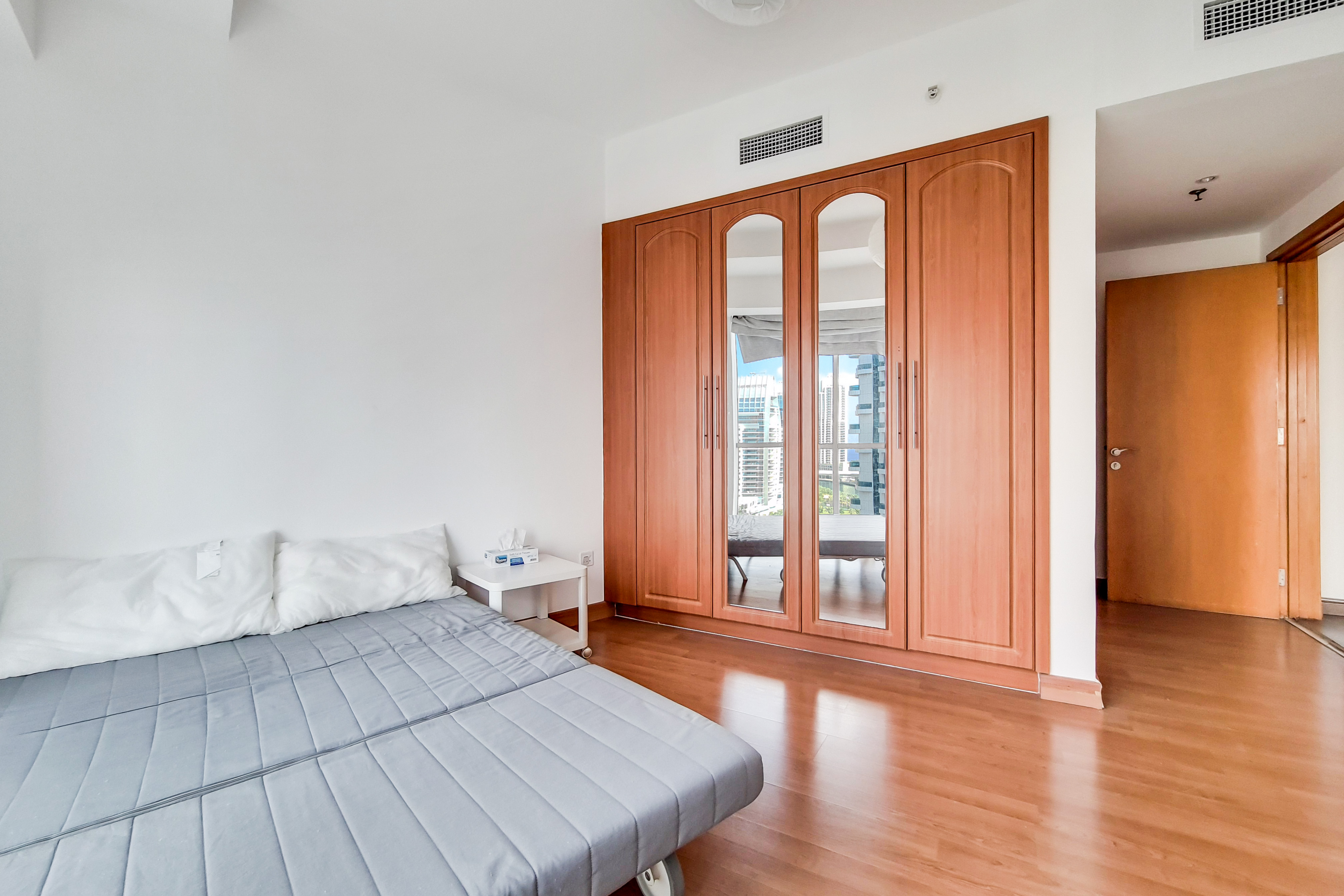 2 Bedrooms Apartment in The Waves Tower A