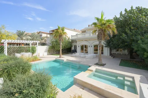 5 Bedrooms Villa in Wildflower