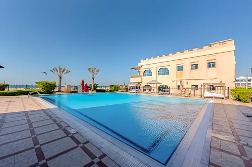 Beach Front | 3 Bedroom Duplex | Garden