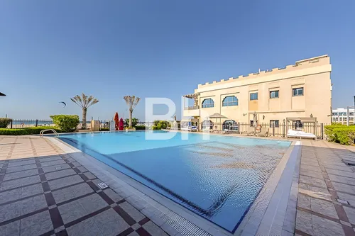 Beach Front | 3 Bedroom Duplex | Garden
