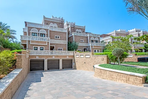 4 Bedrooms Villa in Balqis Residence Block A
