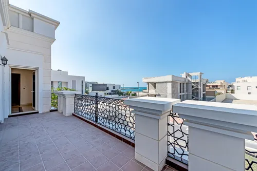 7 Bedrooms Villa in Pearl Jumeirah Villas