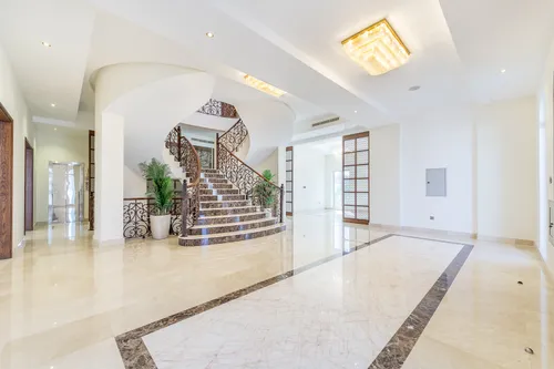 7 Bedrooms Villa in Pearl Jumeirah Villas