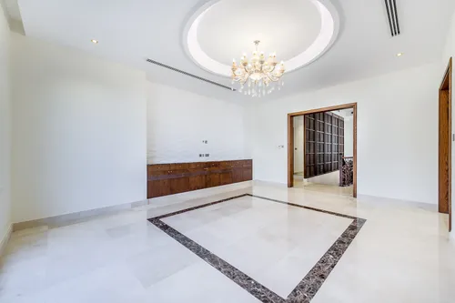 7 Bedrooms Villa in Pearl Jumeirah Villas
