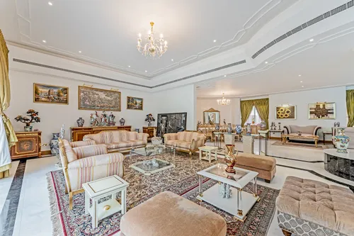 5 Bedrooms Villa in Jumeirah 3 Villas