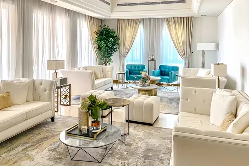 6 Bedrooms Villa in Novelia