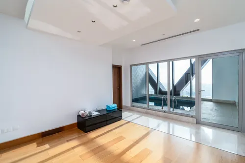 5 Bedrooms Penthouse in The Gate Tower 1