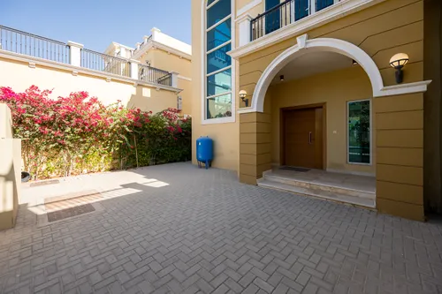 4 Bedrooms Villa in District 9 Legacy Nova