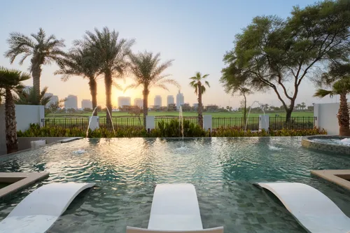 5 Bedrooms Villa in The Turf
