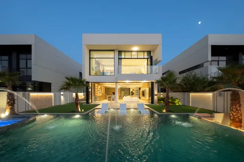 5 Bedrooms Villa in The Turf