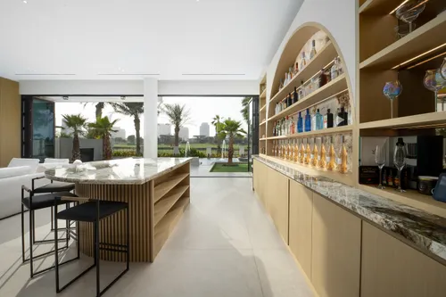 5 Bedrooms Villa in The Turf