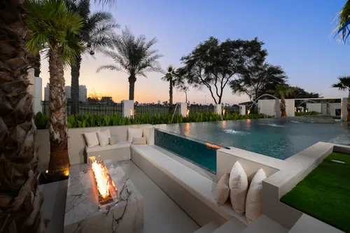 5 Bedrooms Villa in The Turf