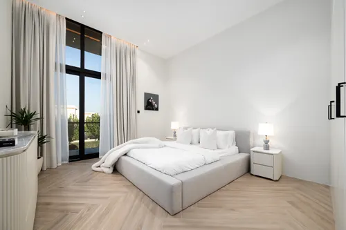5 Bedrooms Villa in The Turf