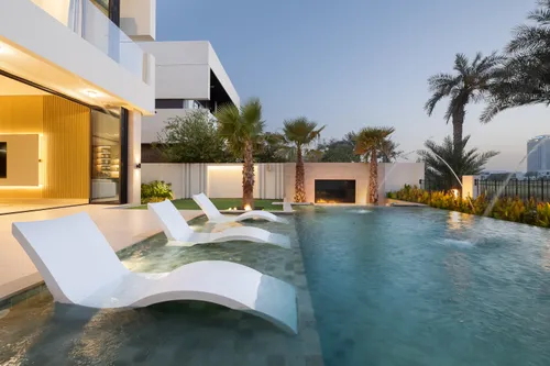 5 Bedrooms Villa in The Turf