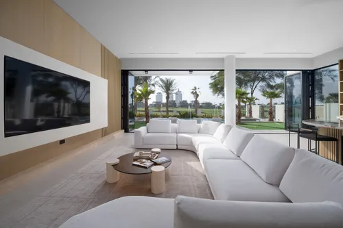 5 Bedrooms Villa in The Turf