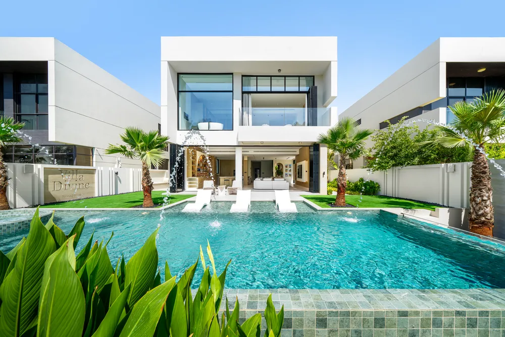 5 Bedrooms Villa in The Turf