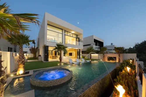 5 Bedrooms Villa in The Turf