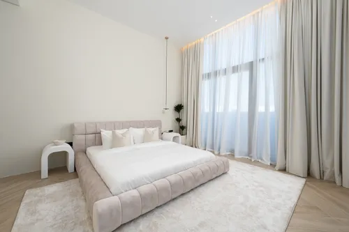 5 Bedrooms Villa in The Turf