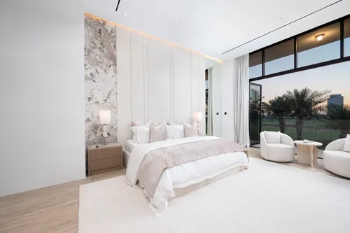 5 Bedrooms Villa in The Turf