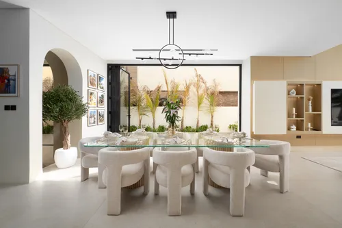 5 Bedrooms Villa in The Turf