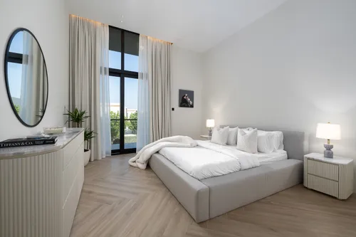 5 Bedrooms Villa in The Turf