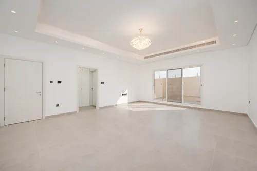 3 Bedrooms Villa in Al Mizhar 2