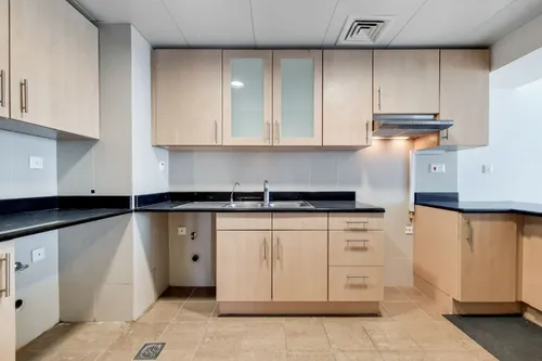  Apartment in Sky Tower