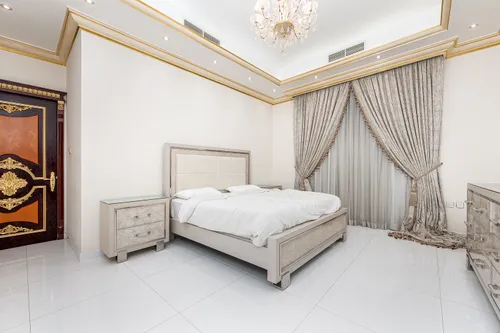 Villa in Al Muhaisnah 3