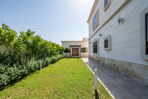 Villa in Al Muhaisnah 3