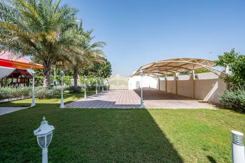 Villa in Al Muhaisnah 3