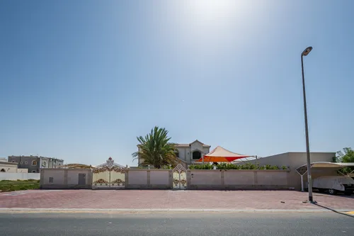 Villa in Al Muhaisnah 3